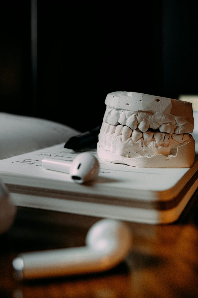 Can i get dentures without visiting a clinic?