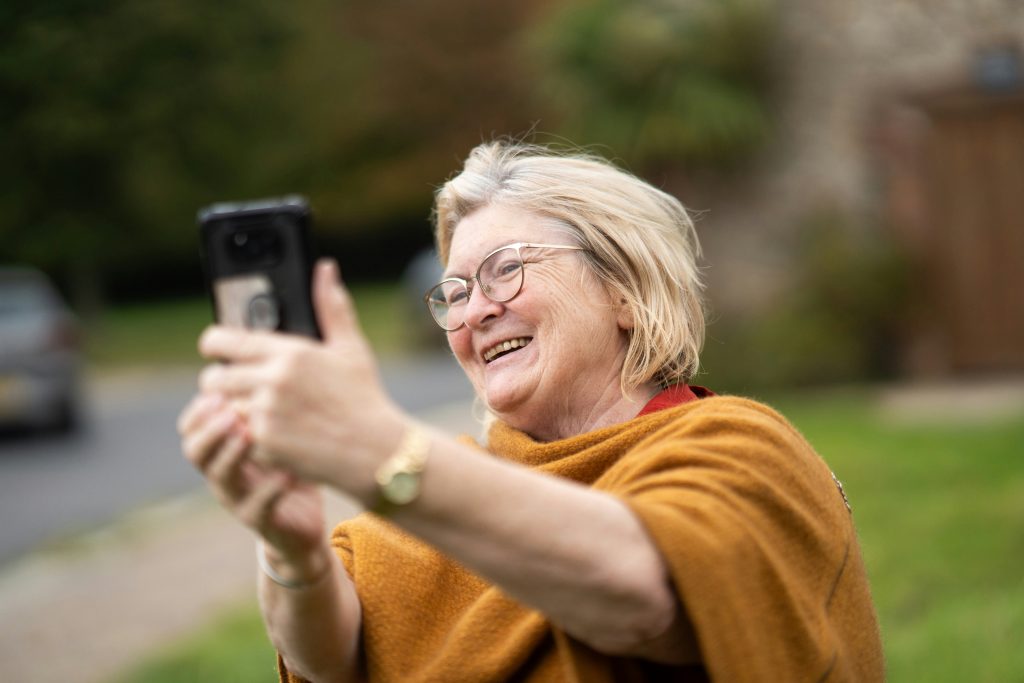 What’s the safest way to handle a denture emergency away from home? What’s the safest way to handle a denture emergency away from home?