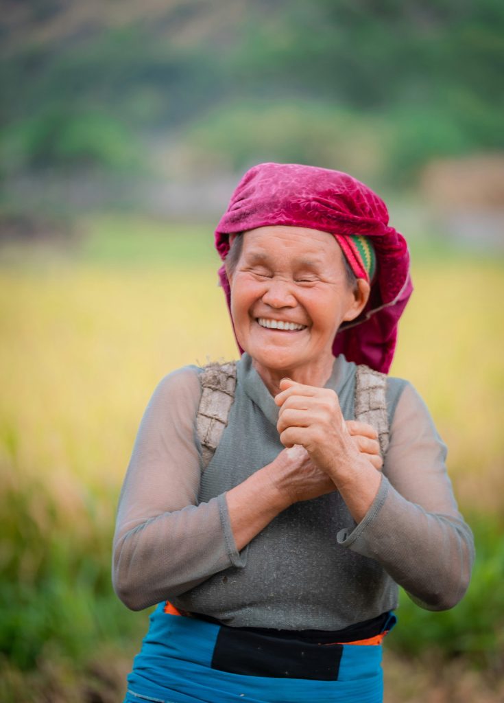 Are there special considerations for elderly patients getting dentures?